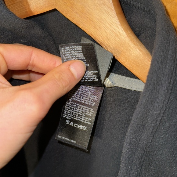 The North Face - size S black vest - 100% polyester. - Picture 5 of 5